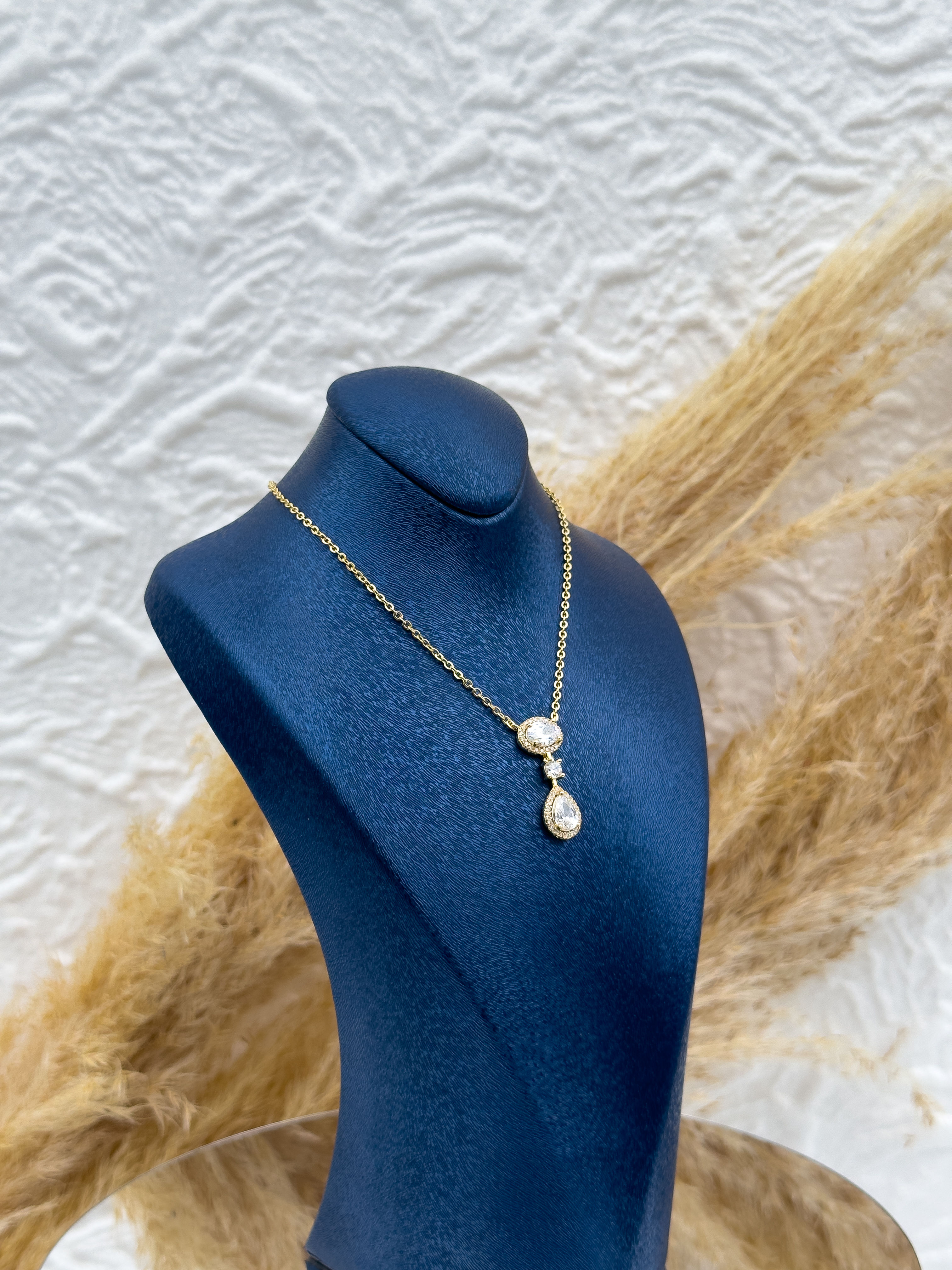 925 Ayar Gümüş Gold Renk Damla Kesim Taşlı Zarif Kadın Kolye